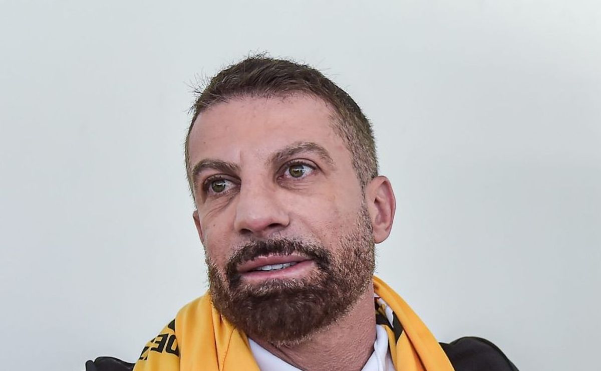 pedrinho acerta duas contratações no vasco por salário de r$ 150 mil/mês