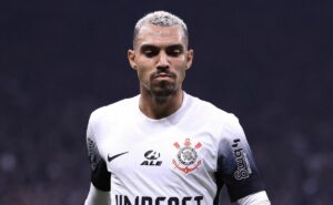 lesão de fagner gera influência e matheuzinho pode ter sequência inédita no corinthians