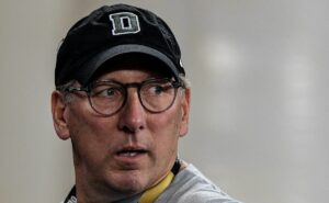 possível ‘chapéu’: textor tem interesse em coutinho, alvo principal do vasco para a próxima janela