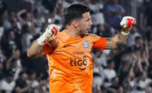 novo goleiro do corinthians: empresário confirma negócio com paraguaio juan espínola: "estamos muito próximos"