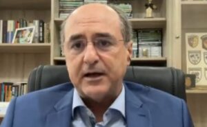 carlos eugênio simon detona arbitragem após expulsão de hulk contra o palmeiras