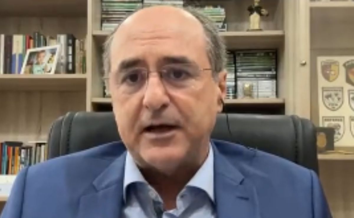 carlos eugênio simon detona arbitragem após expulsão de hulk contra o palmeiras