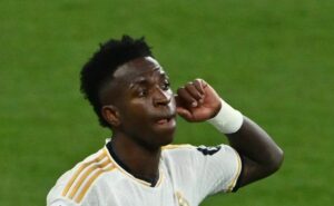 flamengo parabeniza vinicius júnior após título e manda indireta: "disseram muita coisa"