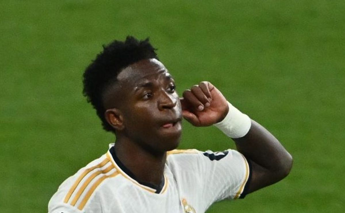 flamengo parabeniza vinicius júnior após título e manda indireta: "disseram muita coisa"