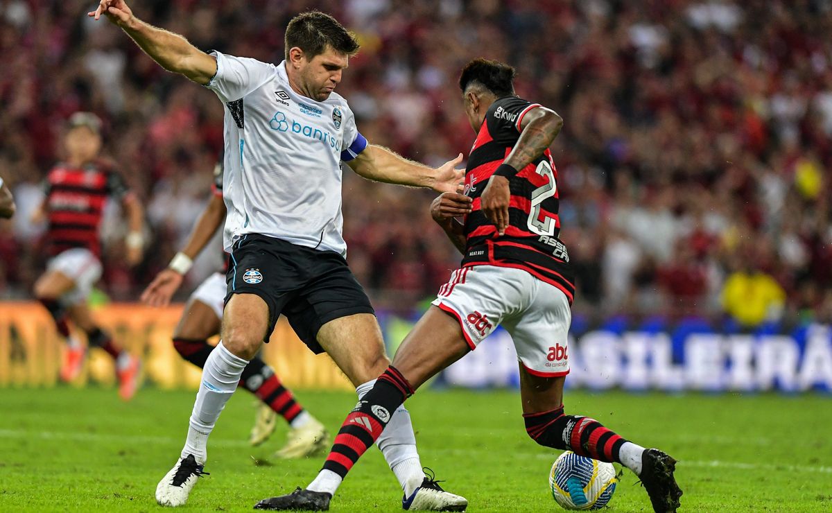 flamengo recebe áudio do var sobre pênalti anulado em bruno henrique: "não vejo contato"