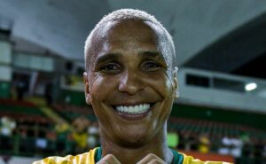 corinthians avança por deyverson e contratação está 90% fechada, revela benjamin back