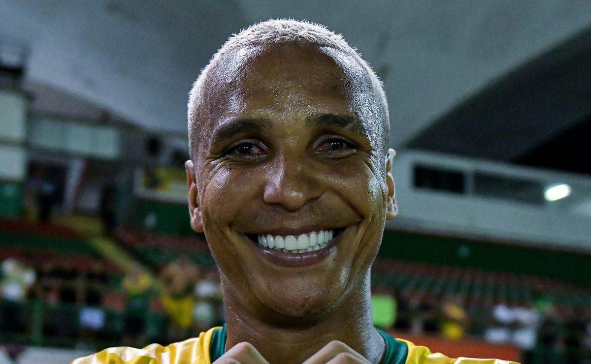 corinthians avança por deyverson e contratação está 90% fechada, revela benjamin back