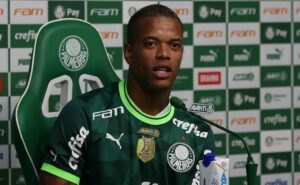 palmeiras segue preparação no ct e caio paulista projeta jogo contra o vasco