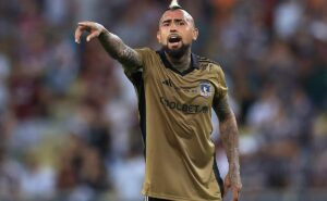 arturo vidal, ex jogador do flamengo, afirmou que vini jr. não é top 10 do mundo
