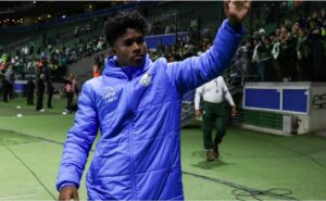 endrick pede a 9, mas deve usar a camisa 16 no real madrid