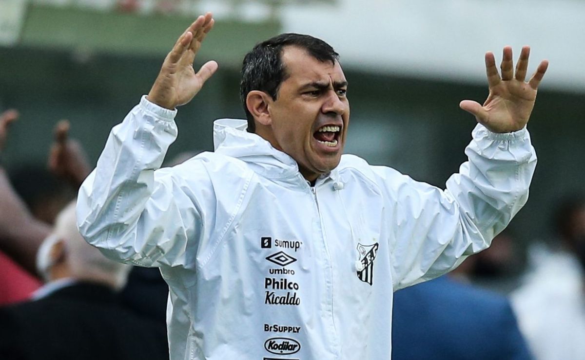 santos decide pela saída de meia afastado por carille e donizete bahia fica livre 