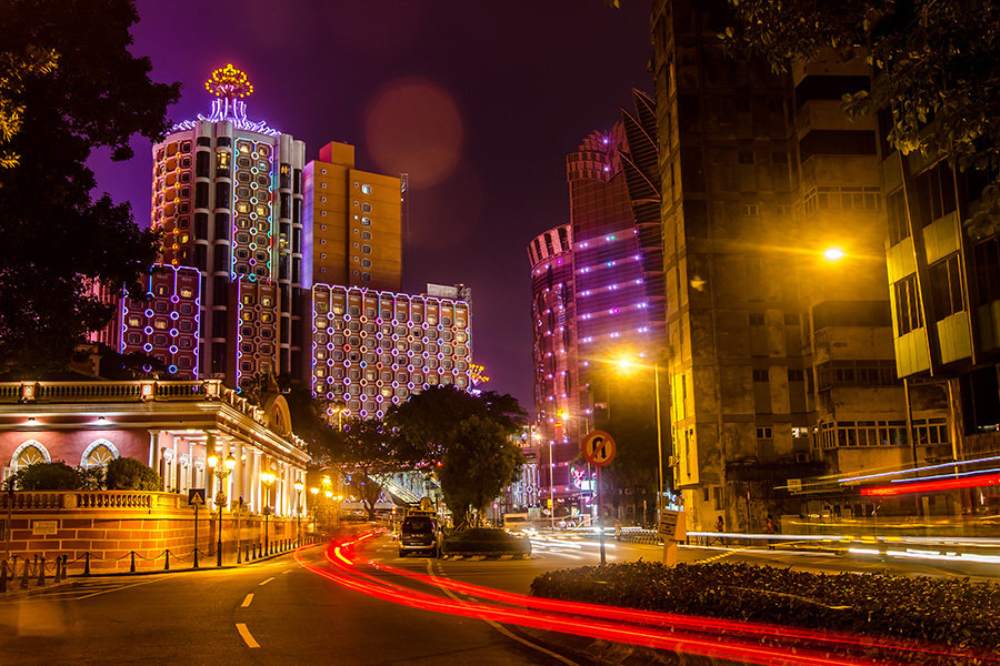 macau casinos reportedly told to scrap free food and drinks