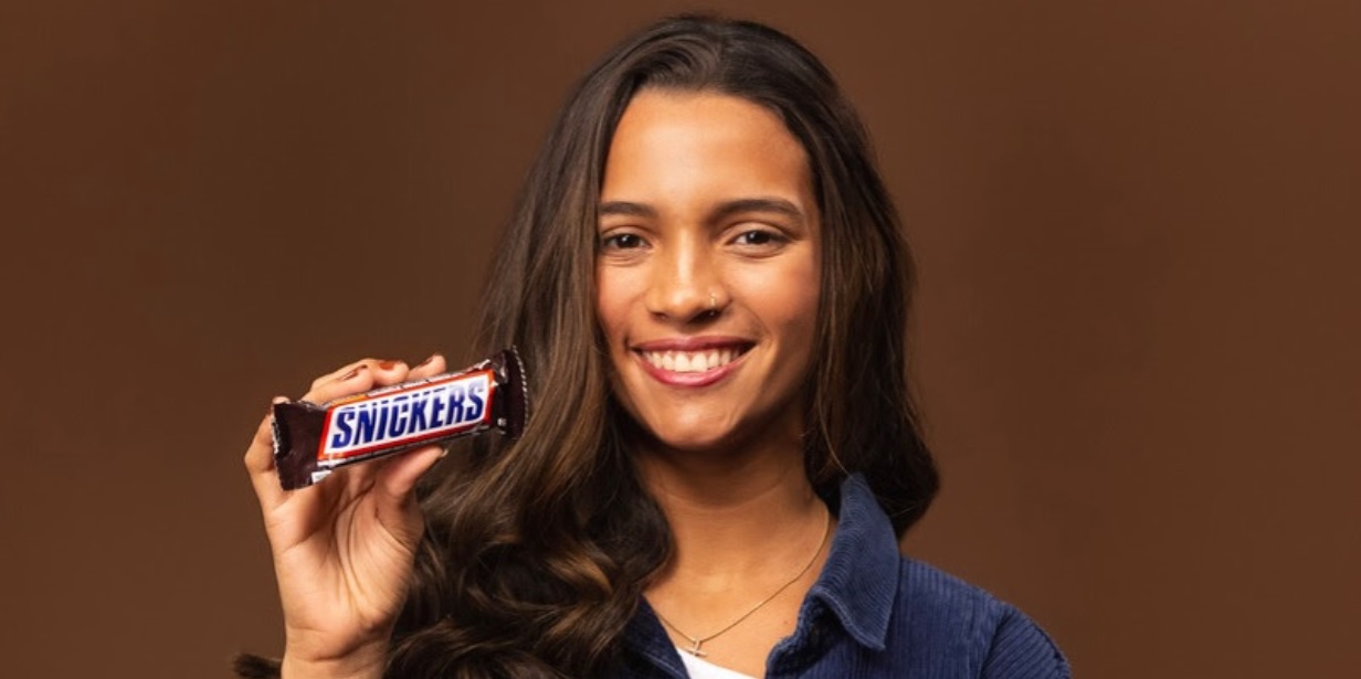 com rayssa leal, snickers monta time de embaixadores no skate brasileiro