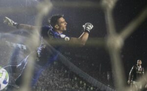 vasco tem missão de quebrar tabu no último confronto contra o corinthians em são januário