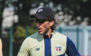 são paulo vive cenário atípico com poucos desfalques para partida contra o grêmio