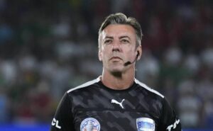 ex palmeiras detona atuação de raphael claus na final da copa américa