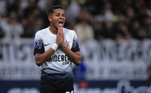 r$ 110 milhões + bônus: corinthians recebe nova proposta da inglaterra por wesley