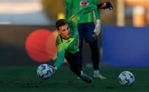 bento deixa athletico pelo al nassr após aval da seleção e proposta irrecusável; entenda bastidores