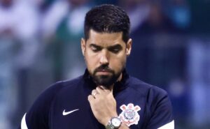 confira como corinthians pagará a multa milionária de quase r$ 2 milhões a antónio oliveira