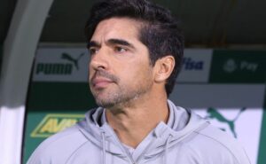 abel ferreira acusa garro e critica daronco por expulsão em palmeiras x corinthians: “extremamente rigoroso”