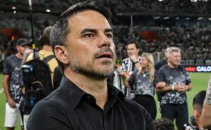 novo diretor: botafogo estuda fazer proposta para rodrigo caetano