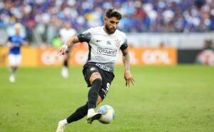 que fase: yuri alberto retrata momento negativo errando gol na cara 