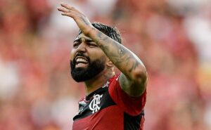 permanência será prejudicial ao flamengo e gabigol, diz casagrande: "não vai poder sair depois"