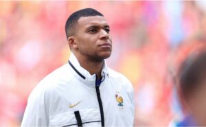 r$ 1,5 bilhão: no real madrid, kylian mbappé se torna o jogador mais valioso da história