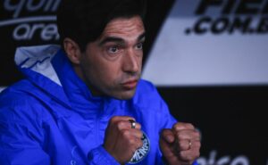 são paulo é colocado por abel ferreira na lista de favoritos no brasileirão: "eu tenho visto os jogos"