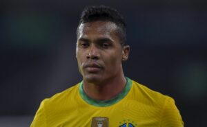contratação de alex sandro no grêmio tem atualização e lateral volta a ser monitorado