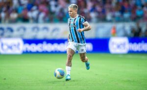 soteldo treina entre os titulares de renato gaúcho para próximo jogo do grêmio