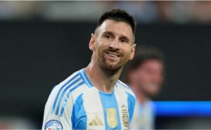 lionel messi é o jogador que mais levou a seleção à finais na história