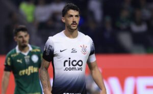 capitão do corinthians contra o palmeiras, gustavo henrique alerta elenco: "coragem para jogar"