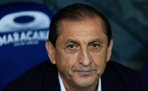 ramón díaz faz pedido a augusto melo sobre estreia no corinthians