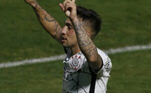 justiça toma decisão sobre gustavo mosquito no corinthians e ida ao santos é atrapalhada