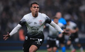 giovane salva, e o corinthians soma três pontos contra o vitória na neo química arena