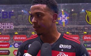 carlinhos se emociona com gol no flamengo e lembra da morte da mãe: “luto ainda” 