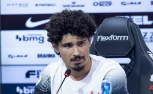 andré ramalho faz revelação sobre o ambiente do corinthians: “ninguém de cabeça abaixada”