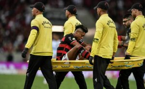 bruno henrique é substituído em jogo do flamengo e preocupa