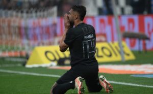 atitude de raniele após expulsão em corinthians x grêmio surpreendeu na copa do brasil 