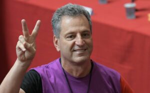 flamengo decide ter clube na europa e rodolfo landim entra no negócio para fechar acordo