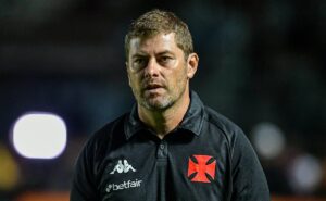 paiva cobra hugo moura, mas jogador exausto não estava conseguindo ir para a frente