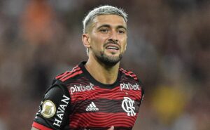 arrascaeta fica sabendo que estádio do flamengo será inaugurado em 2029 e faz brincadeira inusitada