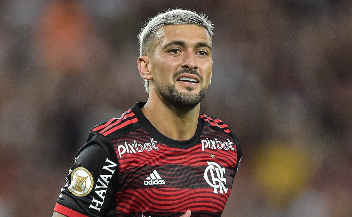 arrascaeta fica sabendo que estádio do flamengo será inaugurado em 2029 e faz brincadeira inusitada