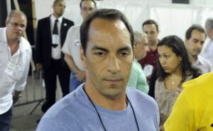 edmundo revela que vasco está próximo de anunciar um zagueiro para temporada