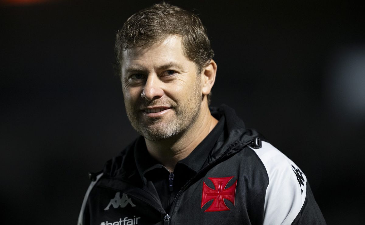 rafael paiva comemora reação do vasco: "trabalho de formiguinha"