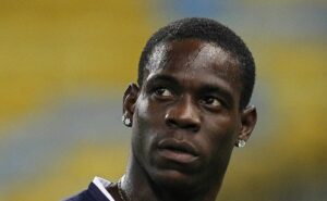 balotelli no corinthians falta aval do jurídico e de ramón díaz; veja detalhes