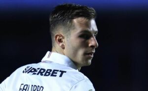 proposta melhorada: rosário central envolve jogador no negócio por galoppo