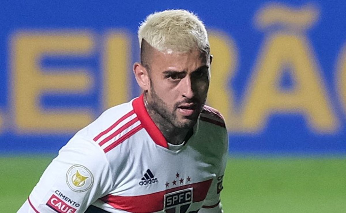 liziero vira peça chave no são paulo após onda de desfalques no elenco