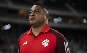 alessandro barcellos revela planos do internacional para reforçar o elenco de roger machado